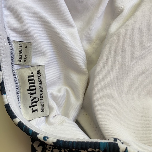 Rhythm bikini smocked bandeau floral top size L - Picture 3 of 4